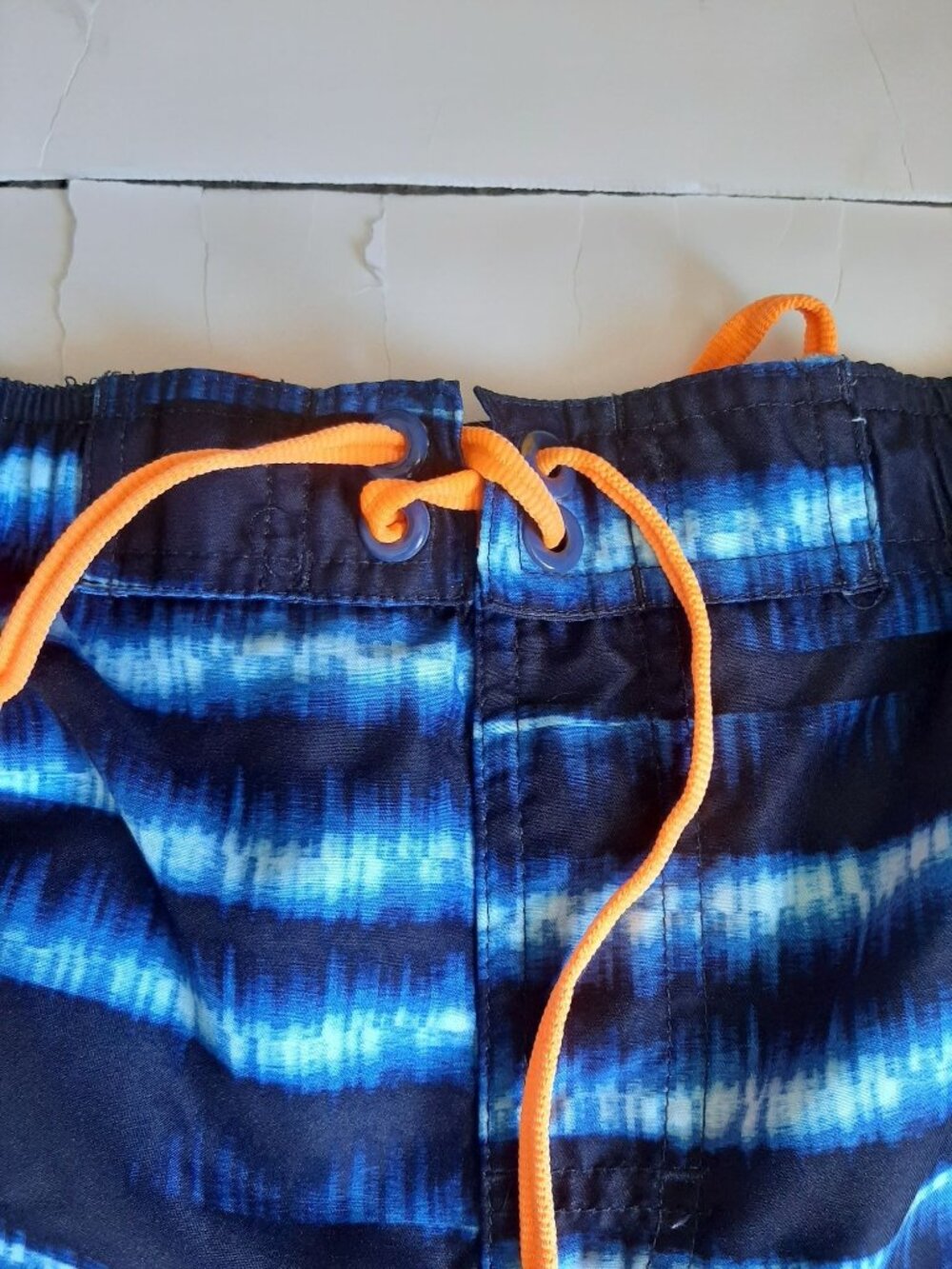 Nike Striped Tie-Dye Swim Trunks Size XL Pockets Lining  Beach Travel Summer - Picture 4 of 10